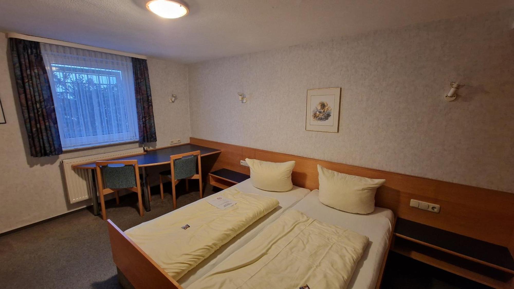 Schwarzer Adler - Hotel Garni Ipsheim Szoba fotó